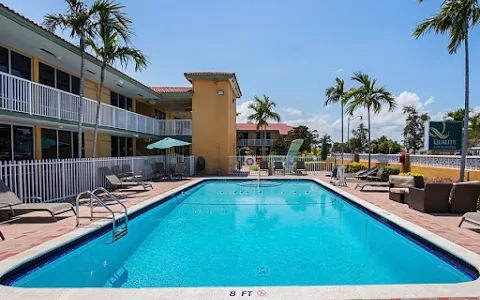 Quality Inn & Suites Hollywood Boulevard Port Everglades Cruise Port Hotel image