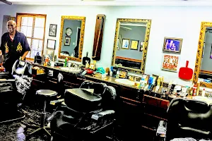 Tyrone's Barber & Beauty Shop image