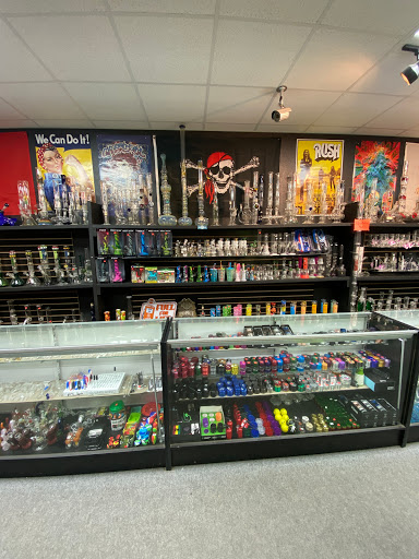 Tobacco Shop «323 Smoke Shop», reviews and photos, 1801 E SE Loop 323 #300, Tyler, TX 75701, USA