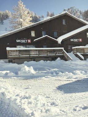 Morisset Sports 3 Skiset | Location Ski Isola 2000