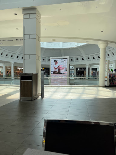 Shopping Mall «Menlo Park Mall», reviews and photos, 55 Parsonage Rd, Edison, NJ 08837, USA