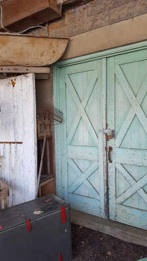 Antique Furniture Store «Hip and Humble», reviews and photos, 401 E Main St, Berryville, VA 22611, USA