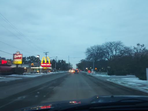 Tire Shop «Merlin 200,000 Miles Shop», reviews and photos, 2108 N Lewis Ave, Waukegan, IL 60087, USA