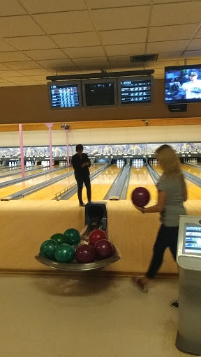 Bowling Alley «Rainbow Lanes», reviews and photos, 2748 19th Pl, Forest Grove, OR 97116, USA