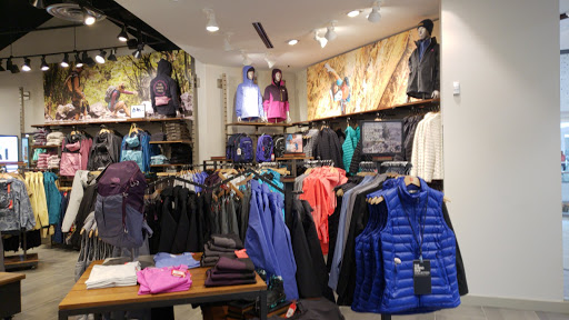 Clothing Store «The North Face», reviews and photos, 1 Garden State Plaza Blvd, Paramus, NJ 07652, USA