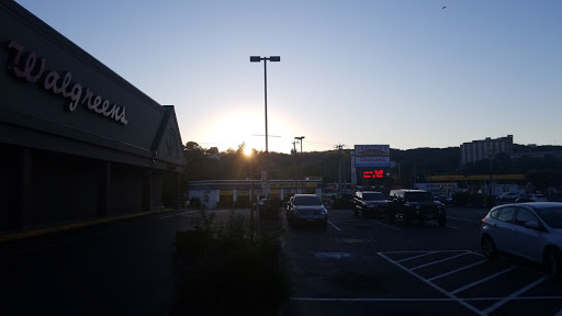 Drug Store «Walgreens», reviews and photos, 649 W Main St, Waterbury, CT 06702, USA