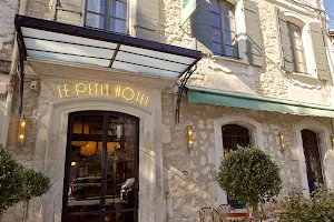 le petit hotel image