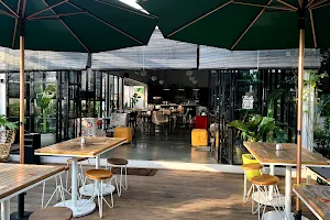Kira Cafe Resto image