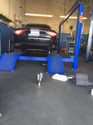 Muffler Technician image