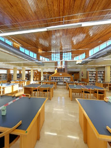 Biblioteca Universitaria Av. de los Alfares, 42, 16002 Cuenca, España