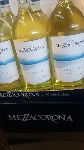 Wine Store «Wine & Beer At the Andovers», reviews and photos, 342 Winthrop Ave, Lawrence, MA 01843, USA