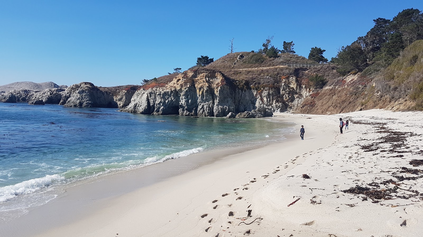 Foto de Gibson's Beach con pequeños guijarros beige superficie
