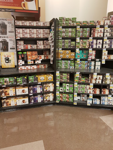 Grocery Store «Hannaford Supermarket», reviews and photos, 773 Stillwater Ave, Bangor, ME 04401, USA