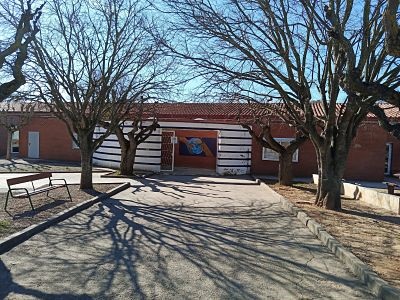 Escuela Pública Les Vinyes en Sant Cugat Sesgarrigues