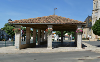Halles de Rouillé à Rouillé