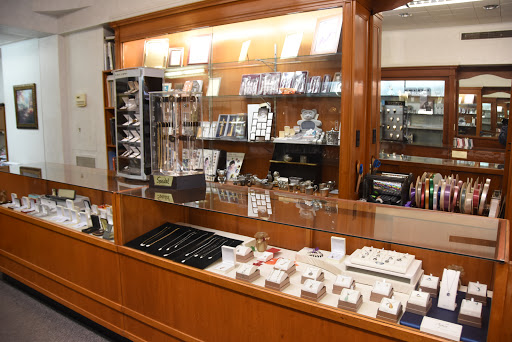 Jewelry Store «Krail Jewelry Store Inc», reviews and photos, 105 N Main St, Fond du Lac, WI 54935, USA