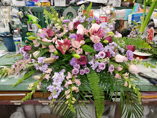 Florist «Shaw And Boehler Florist», reviews and photos, 31 Clinton Ave, Cortland, NY 13045, USA