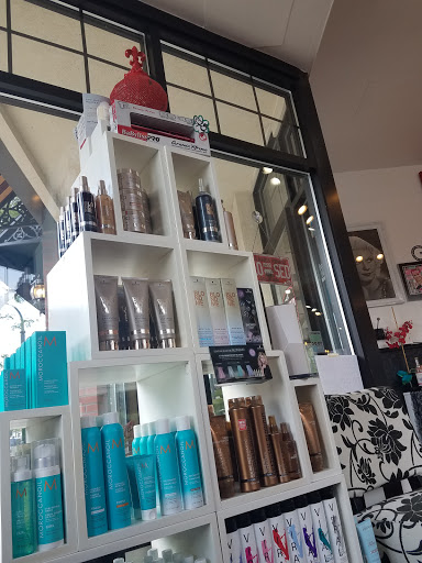 Beauty Salon «Get Dolled Up Beauty lounge», reviews and photos, 4312 N Oakland Ave, Shorewood, WI 53211, USA