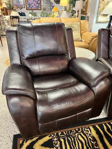 Consignment Shop «Design Furniture Outlet & Consignment», reviews and photos, 1928 Gulf to Bay Blvd, Clearwater, FL 33765, USA