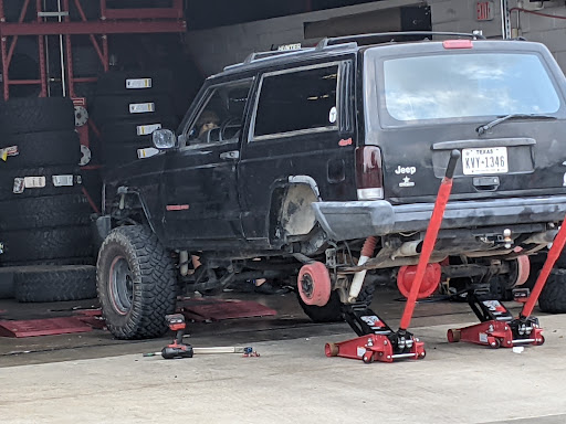 Tire Shop «Discount Tire Store - Roanoke, TX», reviews and photos, 1330 US-377, Roanoke, TX 76262, USA