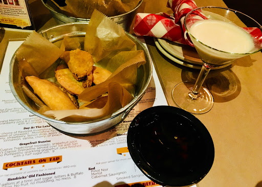 Barbecue Restaurant «Hendricks BBQ», reviews and photos, 1200 S Main St, St Charles, MO 63301, USA