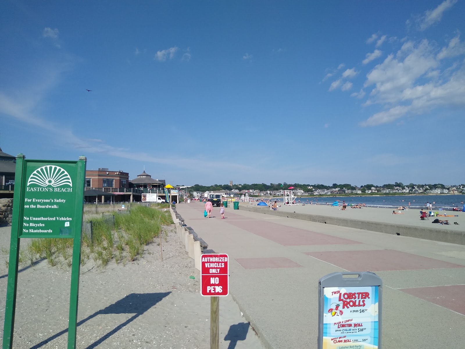 Photo of Easton's Beach with partly clean level of cleanliness