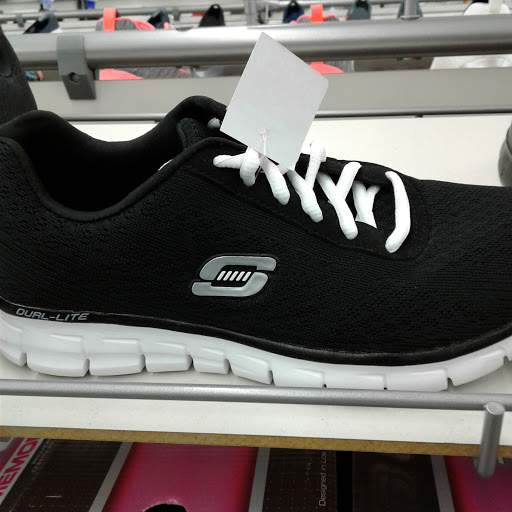 Shoe Store «SKECHERS Factory Outlet», reviews and photos, 163-11 Jamaica Ave, Jamaica, NY 11432, USA