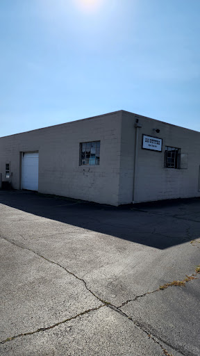 Canoe & Kayak Store «D & D OUTFITTERS», reviews and photos, 536 W Sharon Rd, Cincinnati, OH 45240, USA