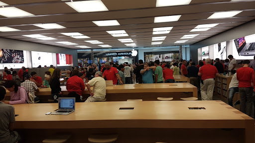 Computer Store «Apple Millenia», reviews and photos, 4200 Conroy Rd, Orlando, FL 32839, USA