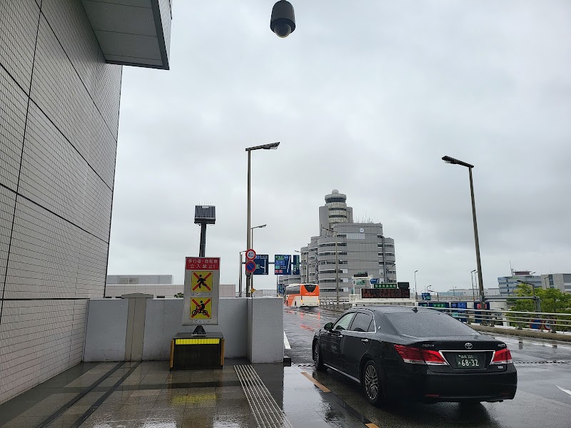 羽田空港第1ターミナル19番ハイヤー・無線タクシー乗り場