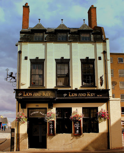 The Lion & Key - Pub