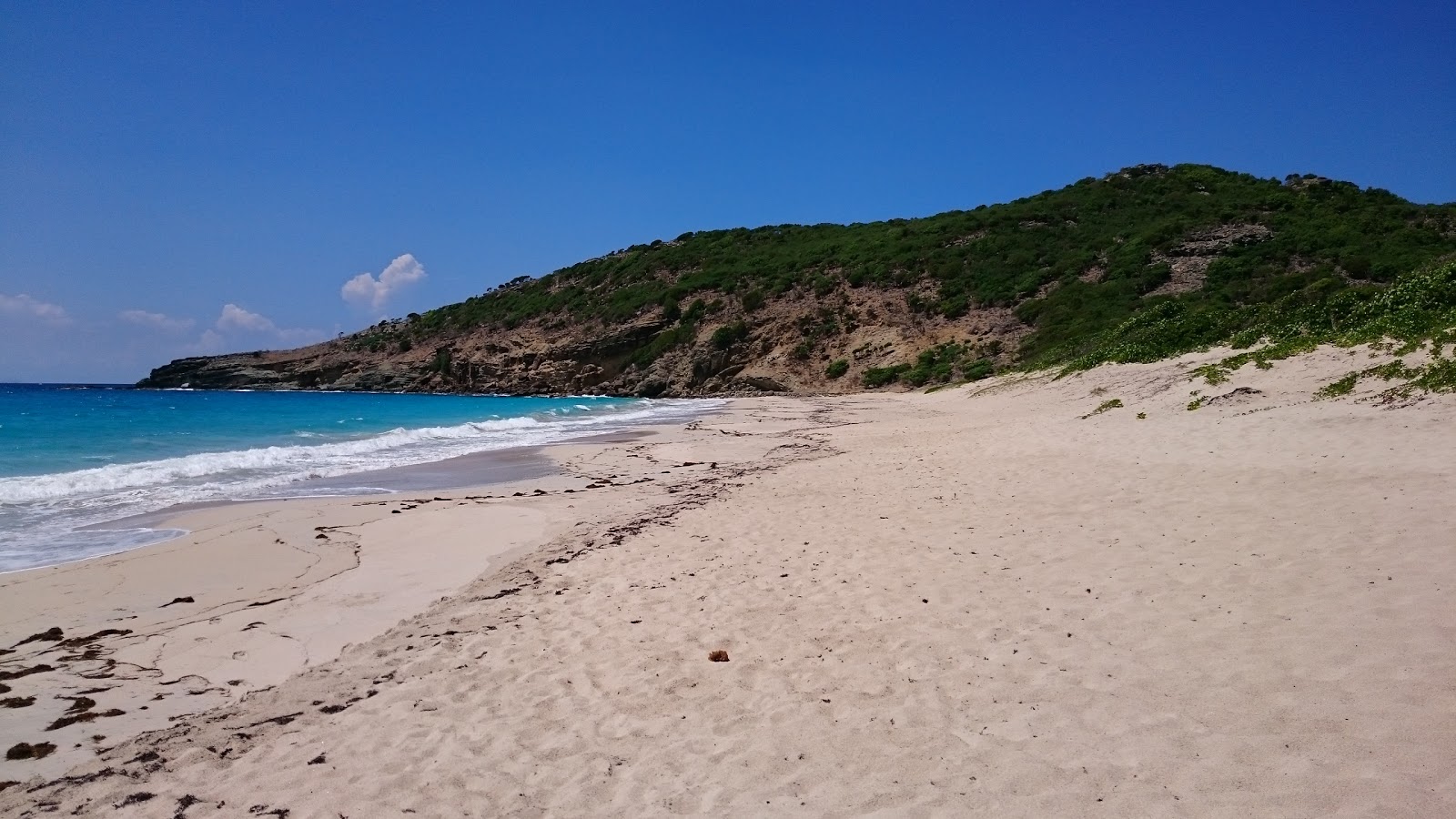 Foto van Plage de Saline met ruime baai