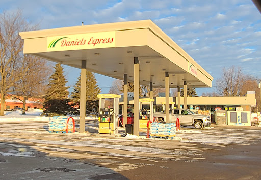 Grocery Store «Daniels Foods Sentry», reviews and photos, 681 Kenosha St, Walworth, WI 53184, USA