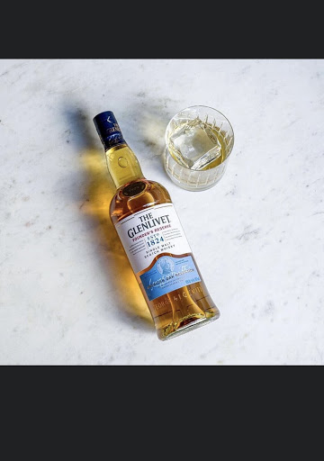 Liquor Store «Village Wine & Liquor Inc», reviews and photos, 161 N Wellwood Ave, Lindenhurst, NY 11757, USA