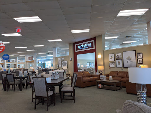 Furniture Store «Raymour & Flanigan Furniture and Mattress Store», reviews and photos, 895 E Gate Blvd, Garden City, NY 11530, USA