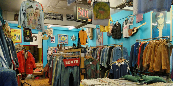 Octopus's Garden - Vintage Clothing, Records and CD's