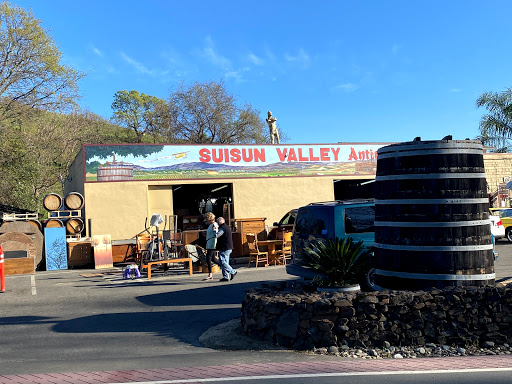 Suisun Valley Antiques & Collectibles / John's Hauling