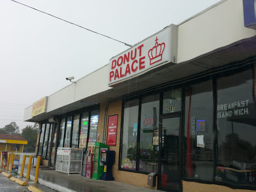 Donut Shop «Donut Palace», reviews and photos, 2697 Recker Hwy, Winter Haven, FL 33880, USA