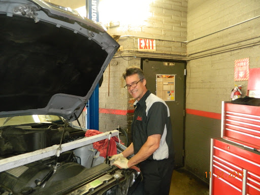 Auto Repair Shop «Bridwell Automotive Center», reviews and photos, 7171 E Lincoln Dr, Scottsdale, AZ 85253, USA