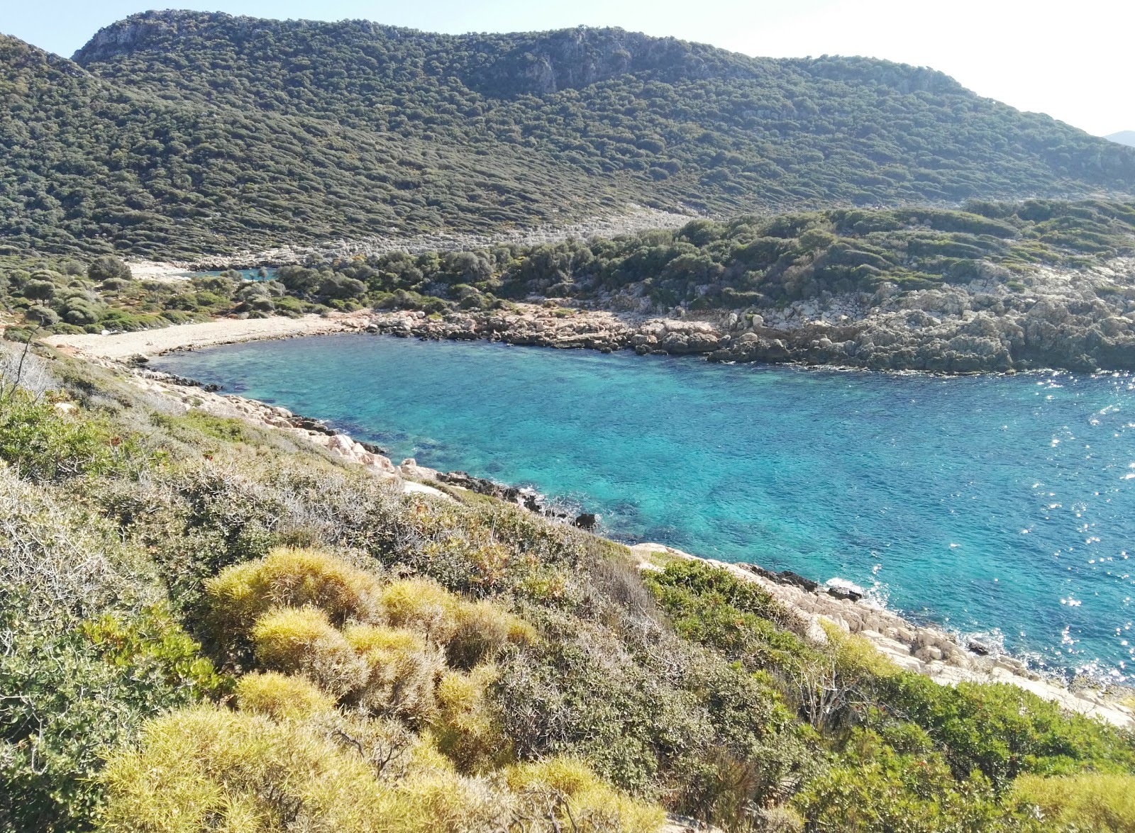 Foto von Choban beach mit türkisfarbenes wasser Oberfläche