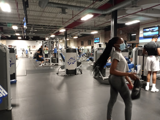 Health Club «Crunch - Staten Island», reviews and photos, 364 Bay St, Staten Island, NY 10301, USA