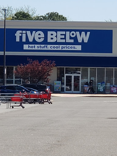 Variety Store «Five Below», reviews and photos, 4921 U.S. 9, Howell, NJ 07731, USA