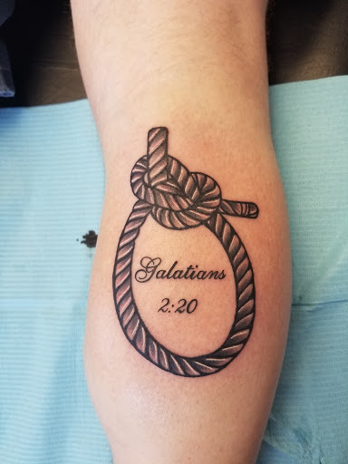 Tattoo Shop «River Rat Tattoos», reviews and photos, 965 N Walnut Ave, New Braunfels, TX 78130, USA