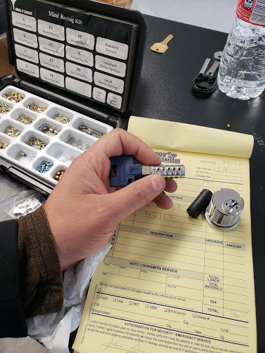 Locksmith «GiddyUp locksmith llc», reviews and photos, 930 N Belt Line Rd #110, Irving, TX 75061, USA