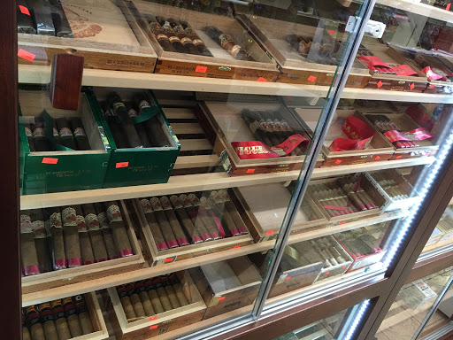 Tobacco Shop «Sunny Smoke Shop», reviews and photos, 34 Railroad Ave, Gloucester, MA 01930, USA