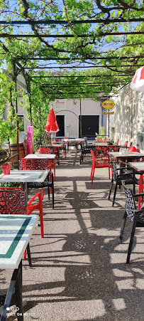 Atmosphère du Restaurant Café du pont à Gergy - n°1