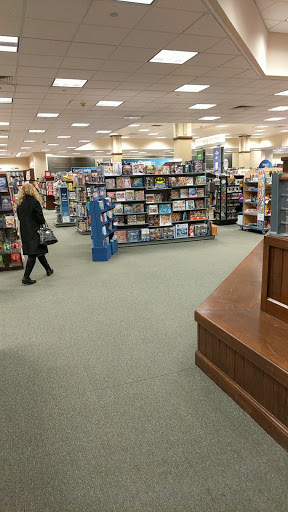 Book Store «Barnes & Noble», reviews and photos, 3089 Main St, Mohegan Lake, NY 10547, USA