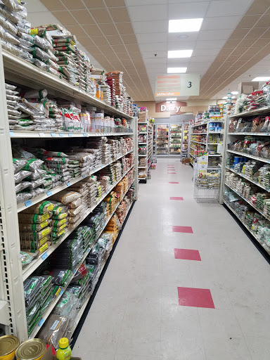 Shopping Mall «Gateway Shopping Center», reviews and photos, 1030 U.S. 9, Parlin, NJ 08859, USA