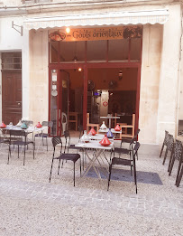 Atmosphère du Restaurant marocain GOÛTS ORIENTAUX à Arles - n°13