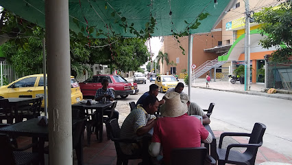 Restaurante Punto & Sazón - Cl. 33 #37-3, Soledad, Atlántico, Colombia